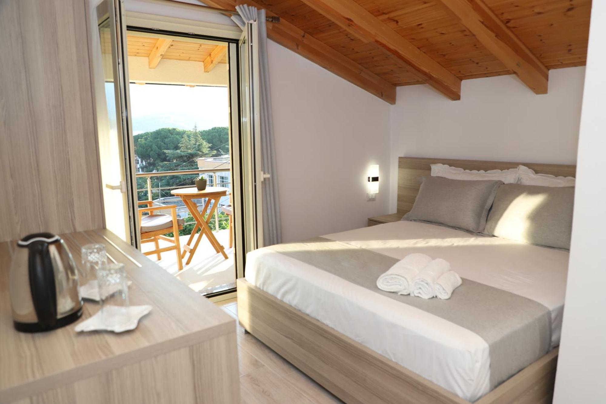 Guesthouse Kazazi ベラト エクステリア 写真