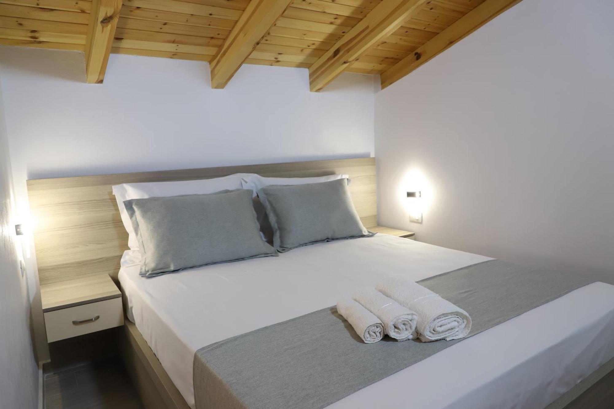 Guesthouse Kazazi ベラト エクステリア 写真