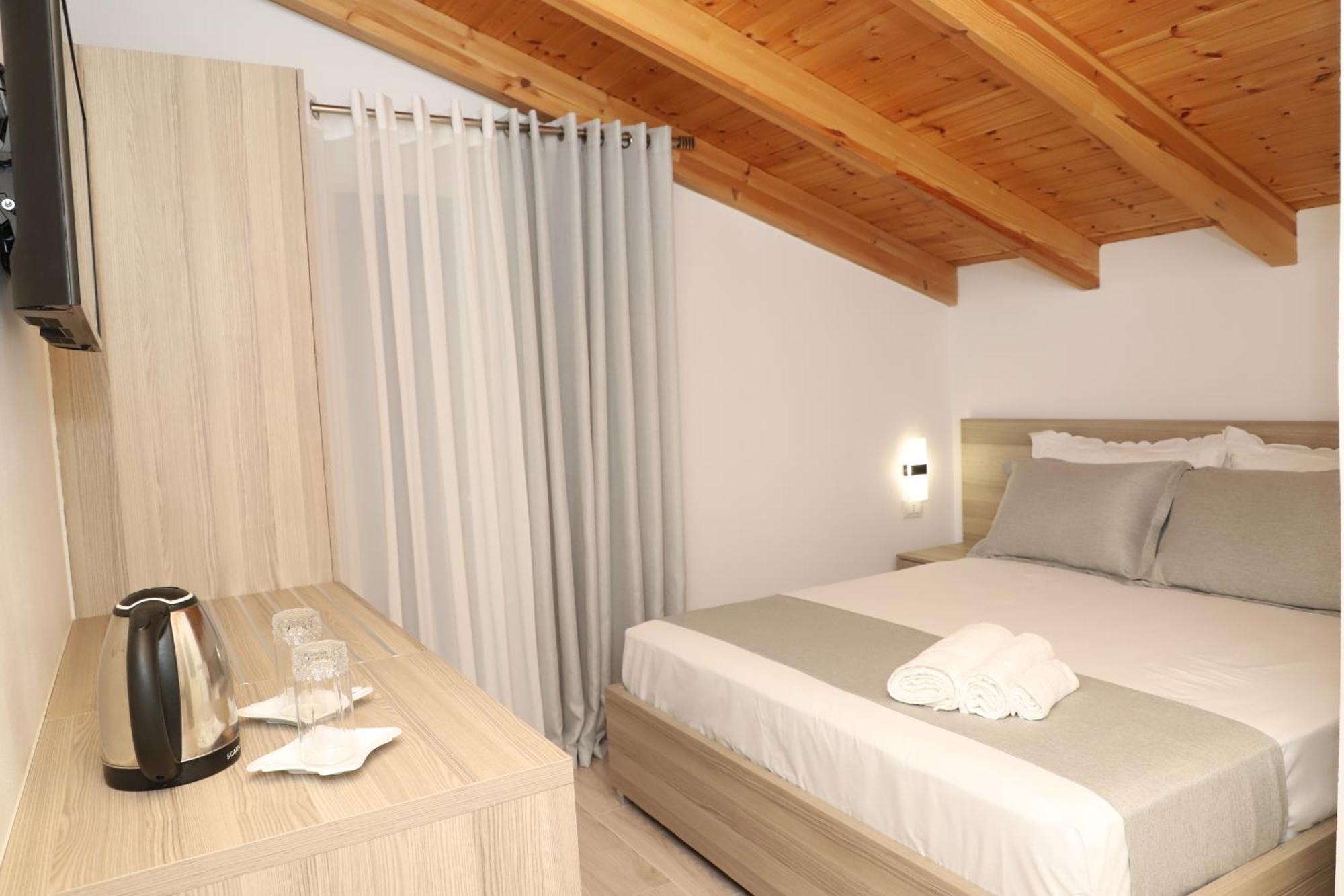 Guesthouse Kazazi ベラト エクステリア 写真