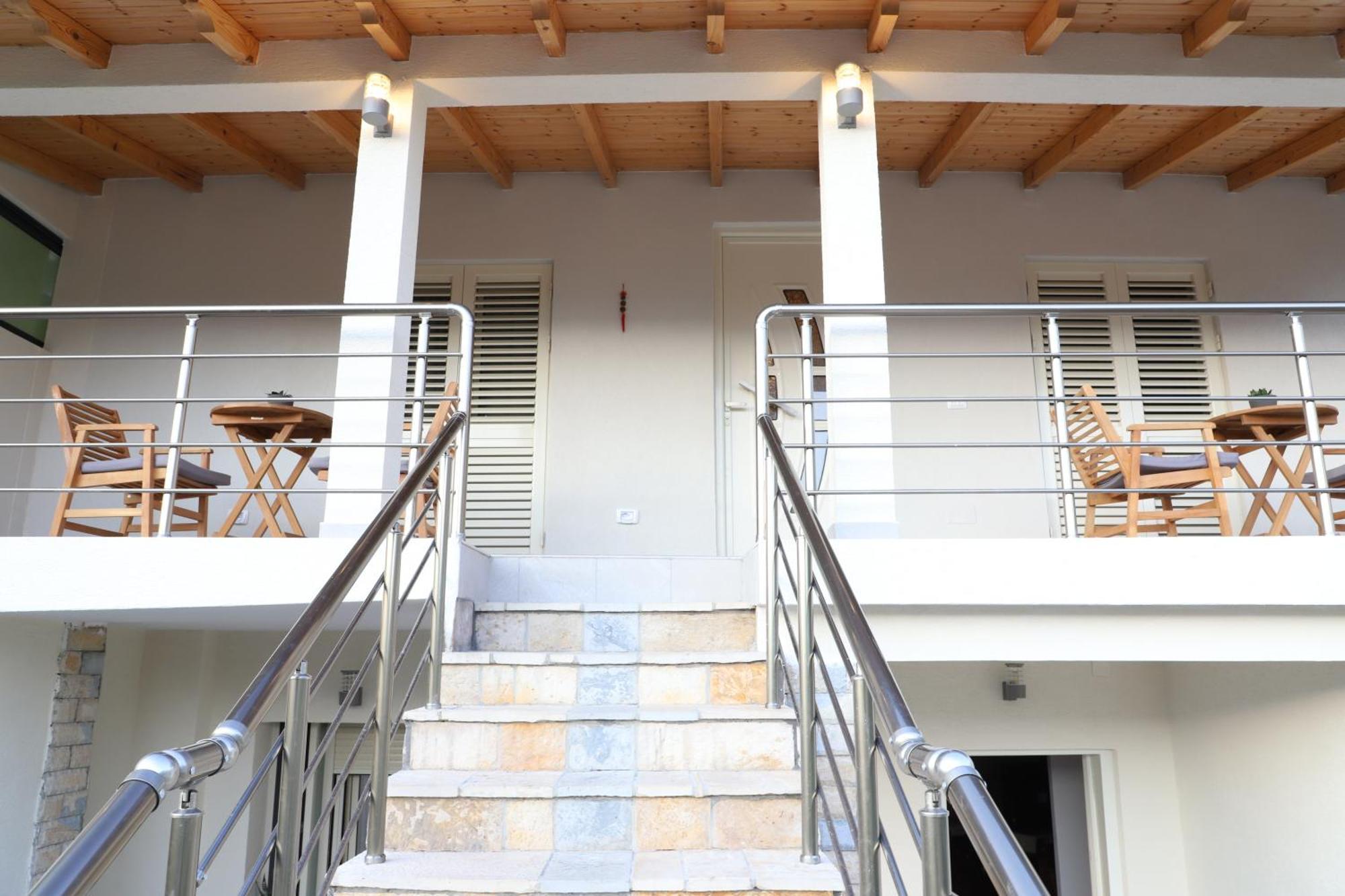 Guesthouse Kazazi ベラト エクステリア 写真